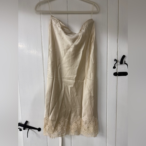 NWT: Reformation Carolina Silk Skirt - Picture 7 of 8